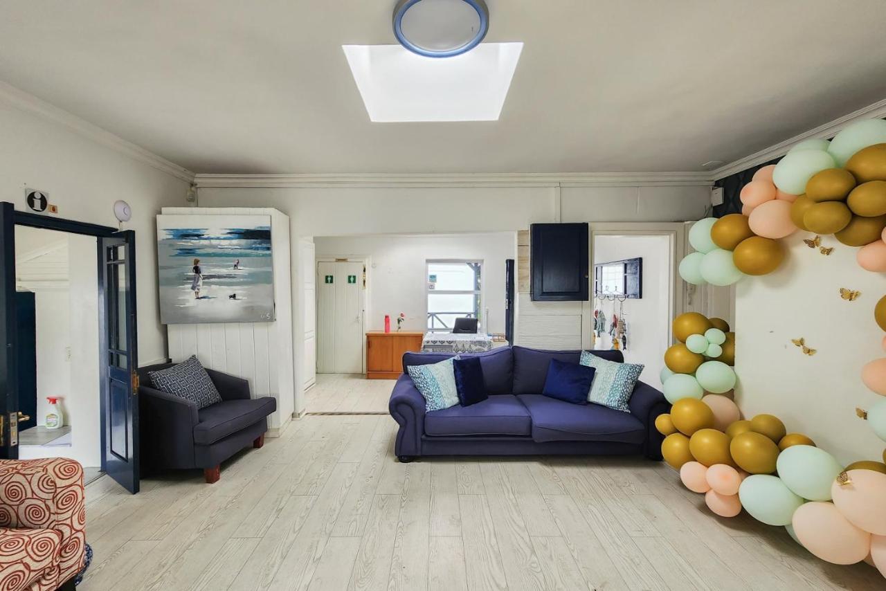 Blue'S Guest House - East London Bonza Bay Luaran gambar