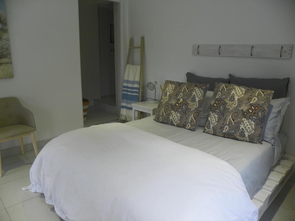 Blue'S Guest House - East London Bonza Bay Luaran gambar