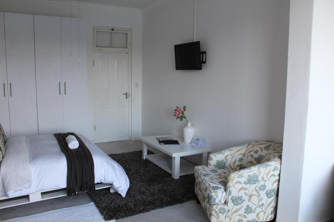 Blue'S Guest House - East London Bonza Bay Luaran gambar