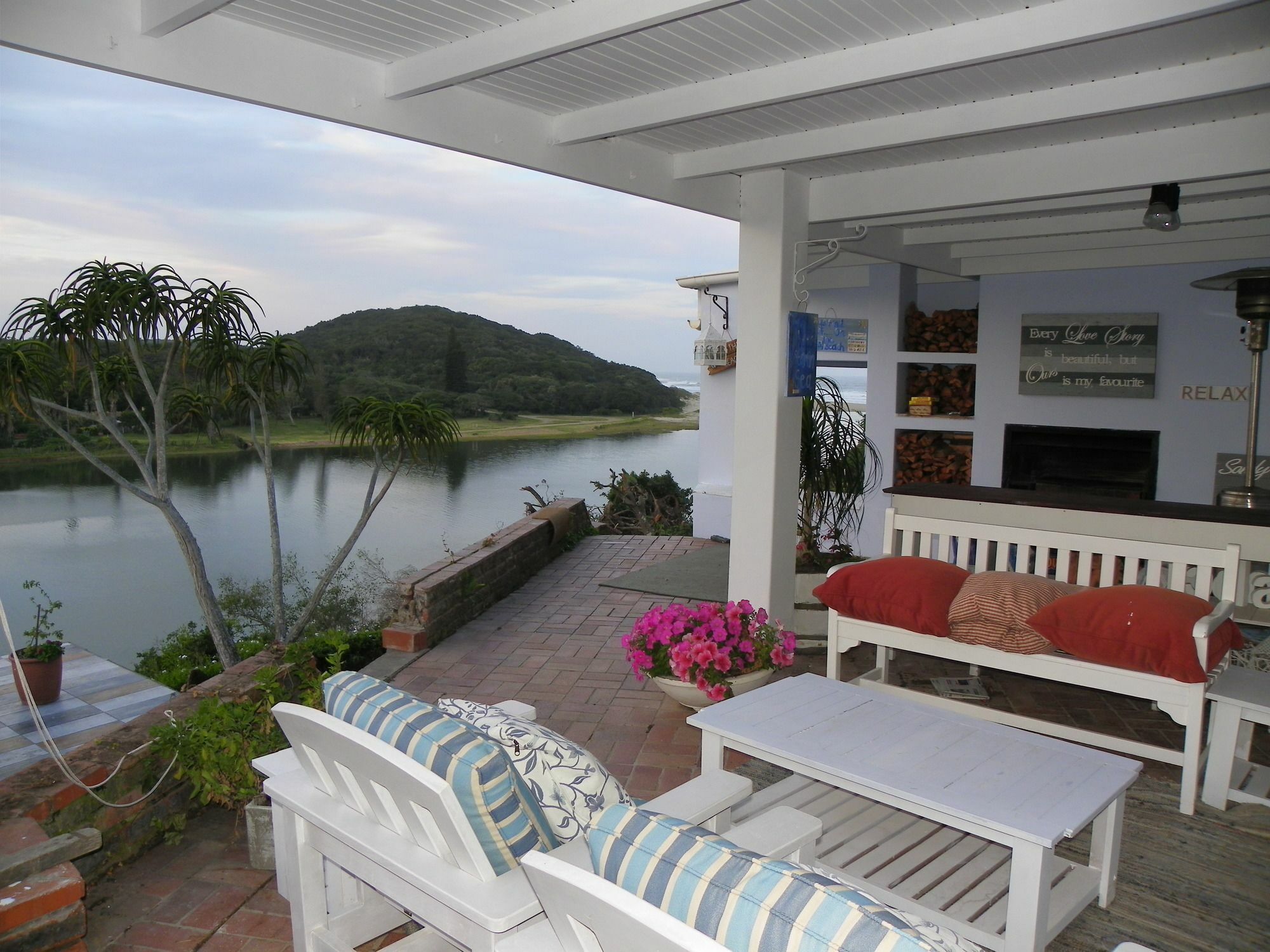 Blue'S Guest House - East London Bonza Bay Luaran gambar