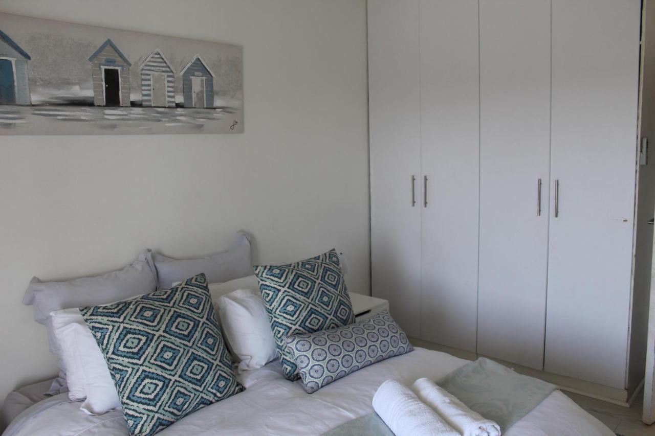 Blue'S Guest House - East London Bonza Bay Luaran gambar